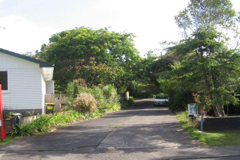 Photo of property in 2/54 Mcdowell Crescent, Hillcrest, Auckland, 0627