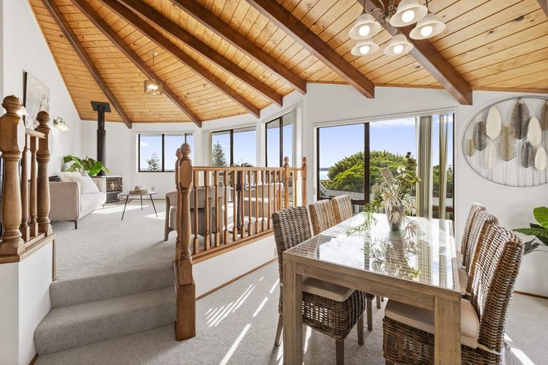 Photo of property in 26 Pacific Parade, Army Bay, Whangaparaoa, 0930