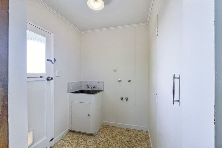 Photo of property in 75-77 Buick Crescent, Awapuni, Palmerston North, 4412