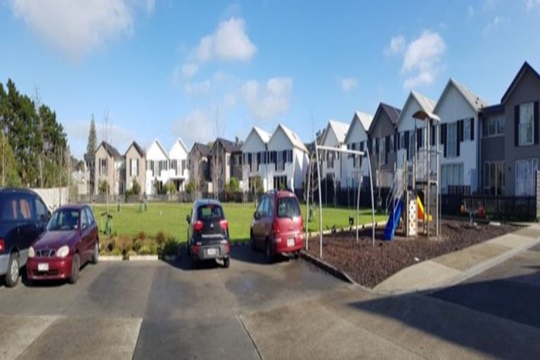 Photo of property in 14 Patiti Parade, Mangere Bridge, Auckland, 2022