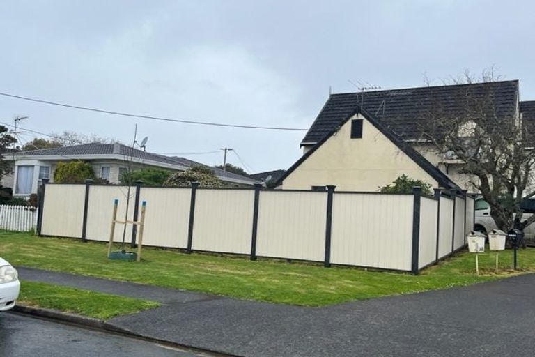 Photo of property in 1/16 Trafalgar Road, Milford, Auckland, 0620