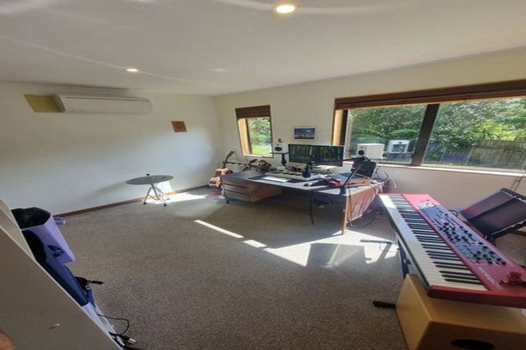 Photo of property in 10 Swadel Way, Karori, Wellington, 6012