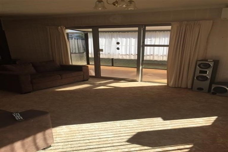 Photo of property in 13 Kowhai Street, Inglewood, 4330