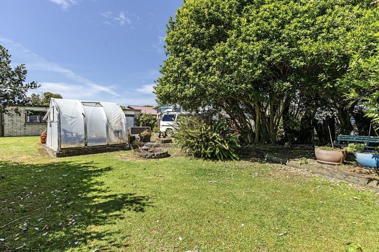 Photo of property in 70 Domett Street, Waitara, 4320