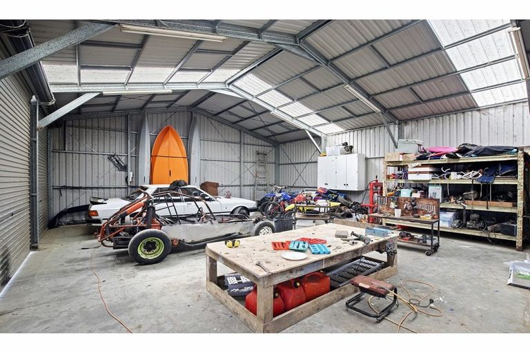 Photo of property in 42 Codlin Road, Waiuku, 2683