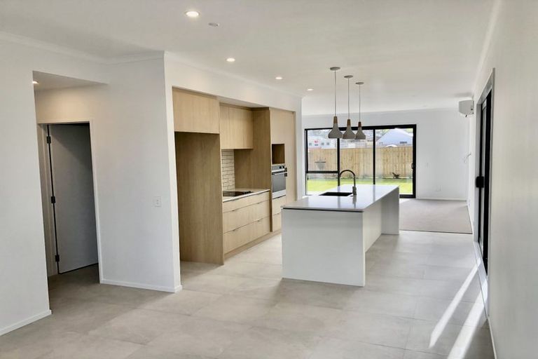 Photo of property in 34 Cambie Avenue, Red Beach, 0932