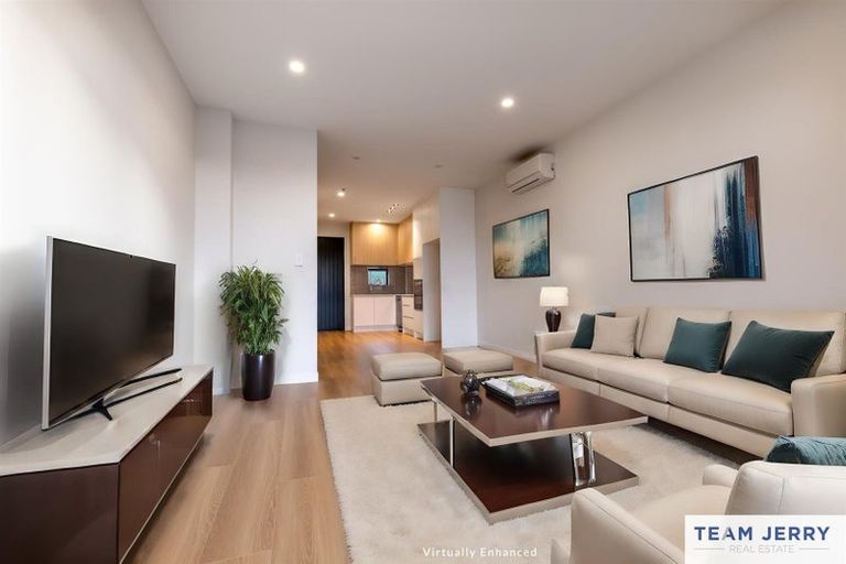 Photo of property in 31 Kuaha Road, Massey, Auckland, 0614