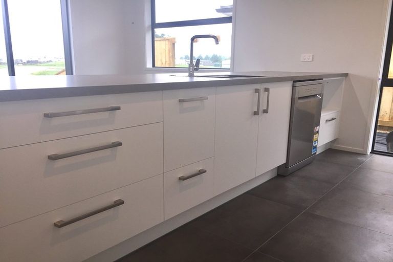 Photo of property in 95 Hills View Drive, Papamoa, 3118