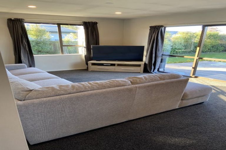 Photo of property in 10 East Belt, Rangiora, 7400