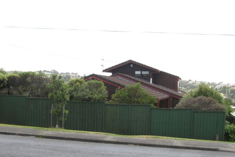 Photo of property in 2/69 East Coast Road, Castor Bay, Auckland, 0620
