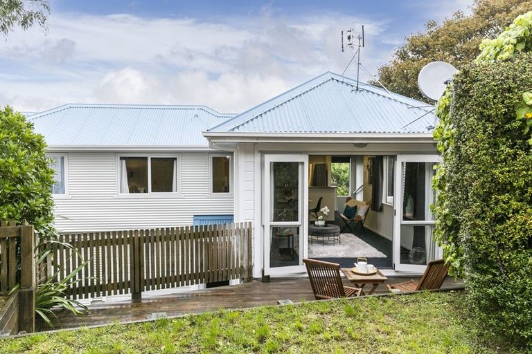 Photo of property in 19e Motueka Street, Ngaio, Wellington, 6035