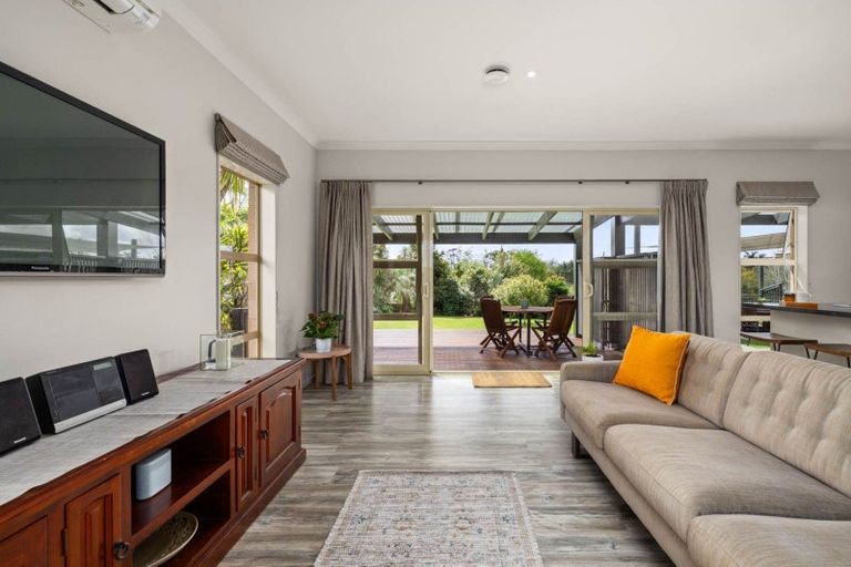 Photo of property in 17 Riddell Road, Kerikeri, 0230