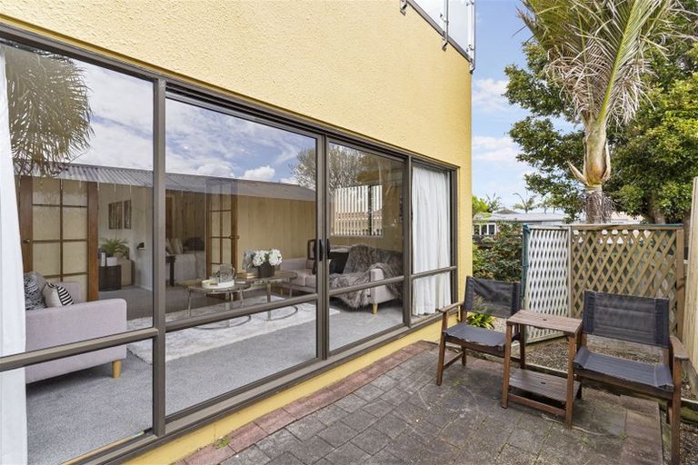 Photo of property in 2/27 Macleans Road, Bucklands Beach, Auckland, 2014