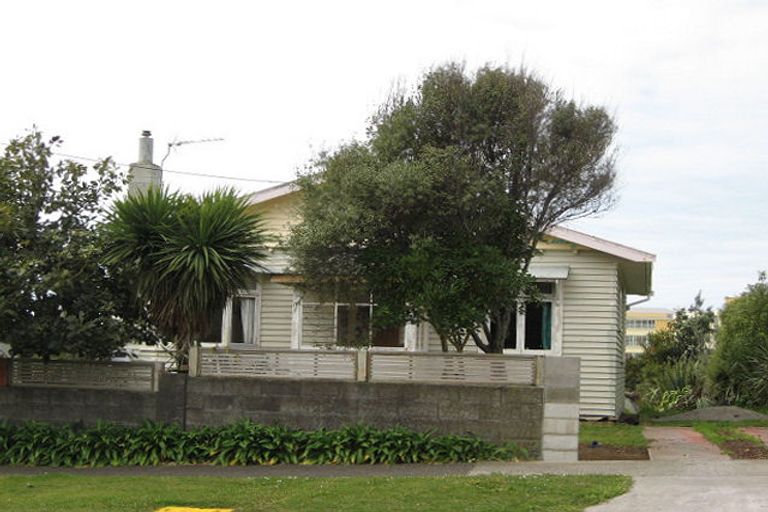 Photo of property in 107d Seaview Road, Westown, New Plymouth, 4310