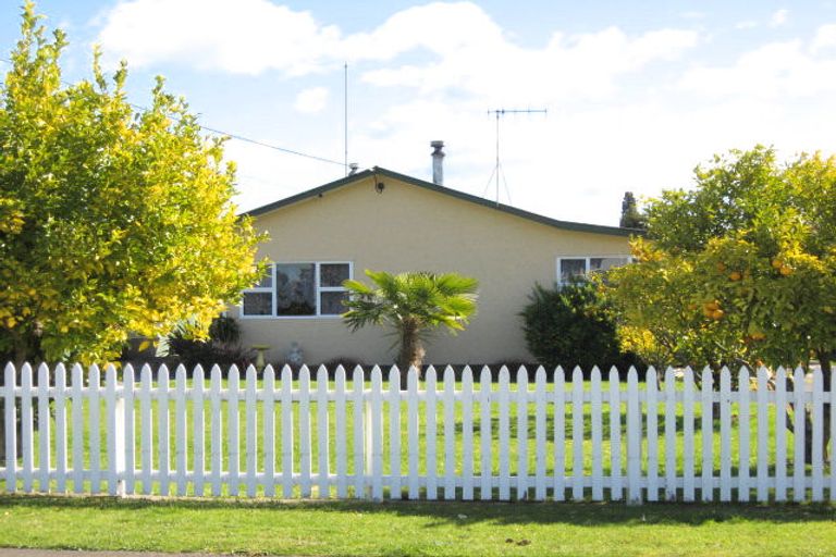 Photo of property in 21 Guy Street, Waipawa, 4210