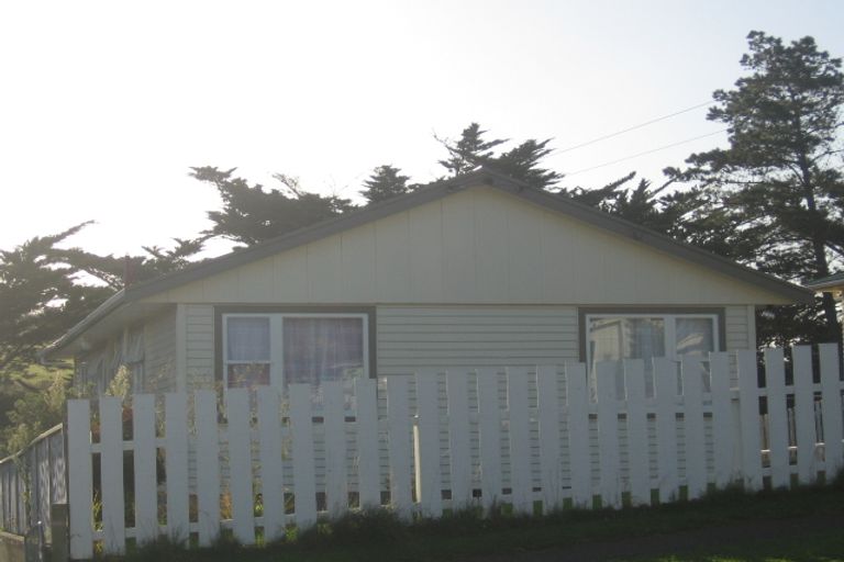 Photo of property in 93 Castor Crescent, Cannons Creek, Porirua, 5024
