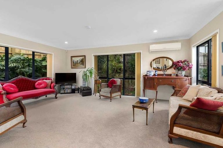 Photo of property in 9a Bond Crescent, Forrest Hill, Auckland, 0620