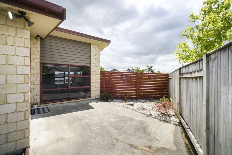 Photo of property in 40 Geneva Terrace, Kelvin Grove, Palmerston North, 4414
