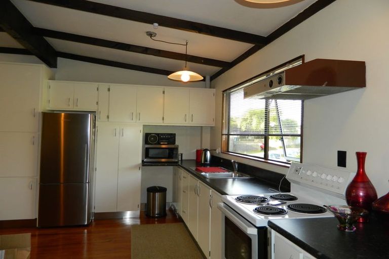 Photo of property in 2/9 Ash Grove, Ranui, Porirua, 5024