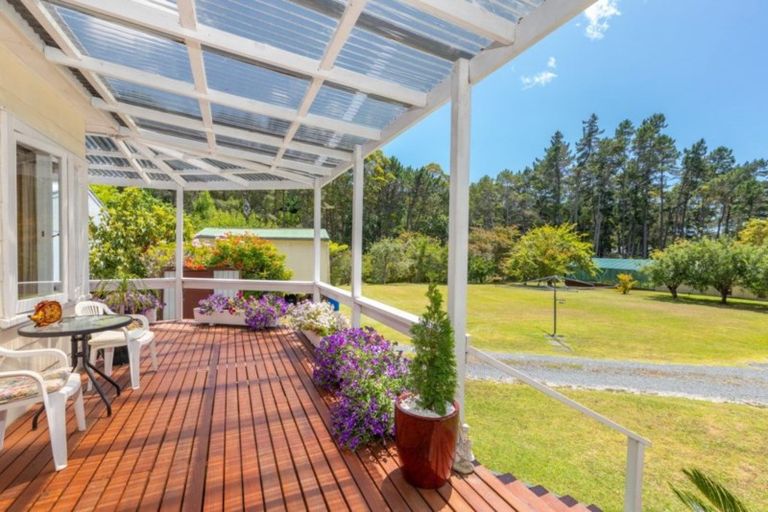 Photo of property in 704 State Highway 1, Wellsford, 0975