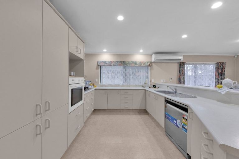 Photo of property in 3 Magellan Rise, Flagstaff, Hamilton, 3210