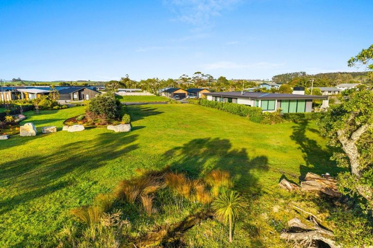 Photo of property in 3 William Gilbert Drive, Mangawhai, 0505