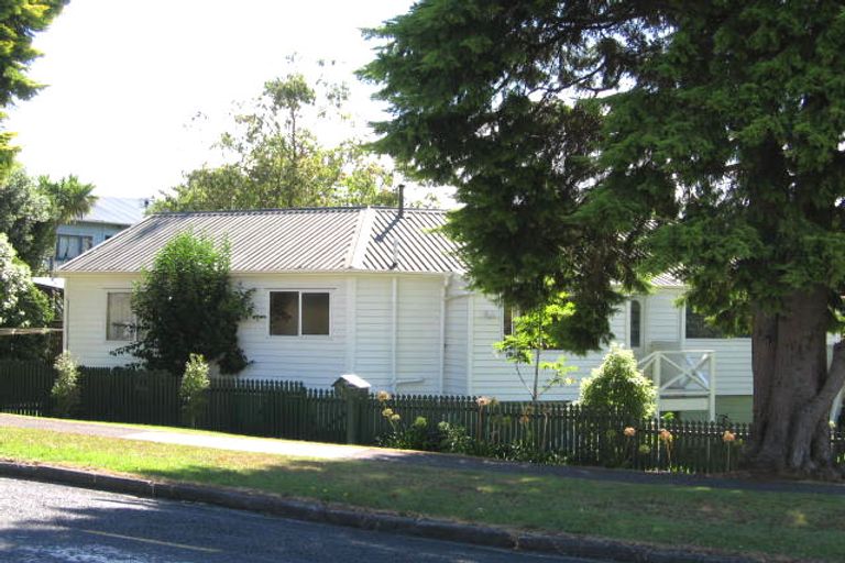 Photo of property in 1/107 Seabrook Avenue, New Lynn, Auckland, 0600