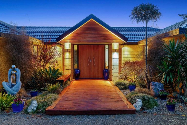 Photo of property in 901 State Highway 1, Te Horo, Otaki, 5581