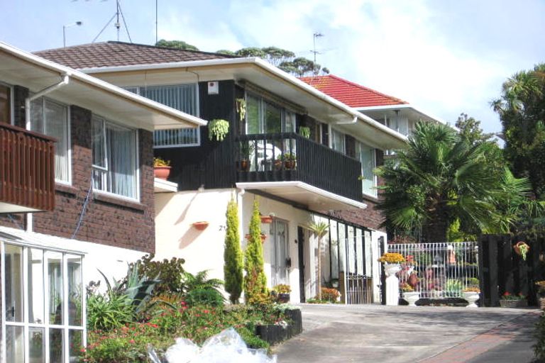 Photo of property in 1/27 Pakira Avenue, Glendene, Auckland, 0602