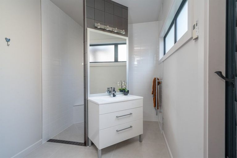 Photo of property in 3 Chestnut Grove, Acacia Bay, Taupo, 3385