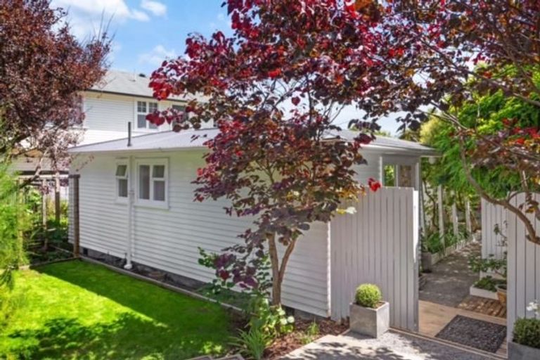 Photo of property in 19 Paremata Crescent, Paremata, Porirua, 5024