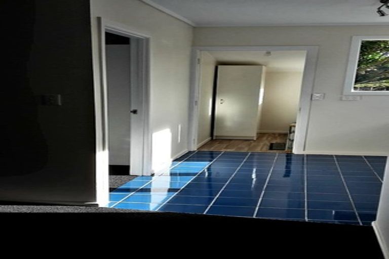 Photo of property in 77 Riverpark Crescent, Henderson, Auckland, 0610