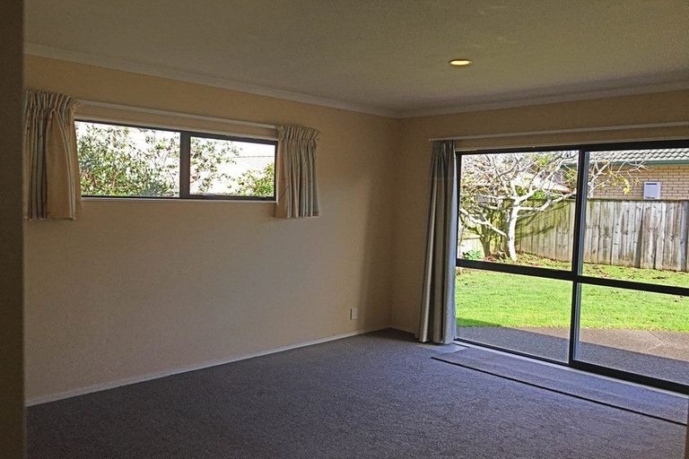 Photo of property in 10 Sayes Close, East Tamaki, Auckland, 2013