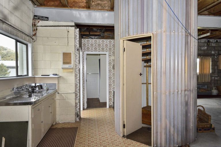 Photo of property in 77 Fortescue Street, Mahia, 4198