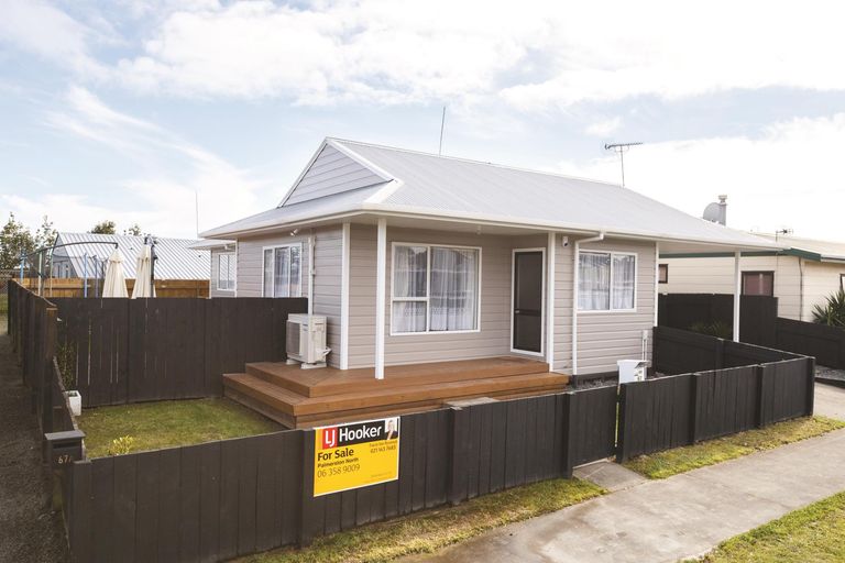 Photo of property in 67 Benmore Avenue, Cloverlea, Palmerston North, 4412