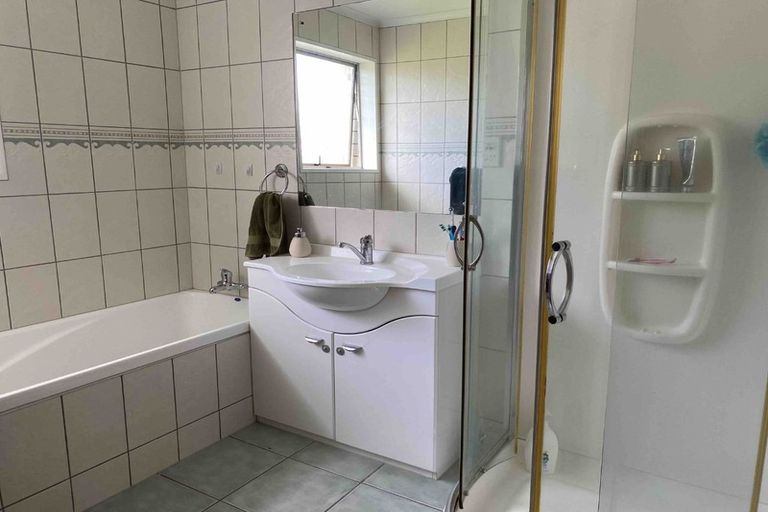 Photo of property in 3 Trigg Crescent, Taradale, Napier, 4112