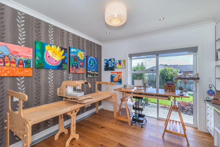 Photo of property in 15 Okarito Avenue, Levin, 5510