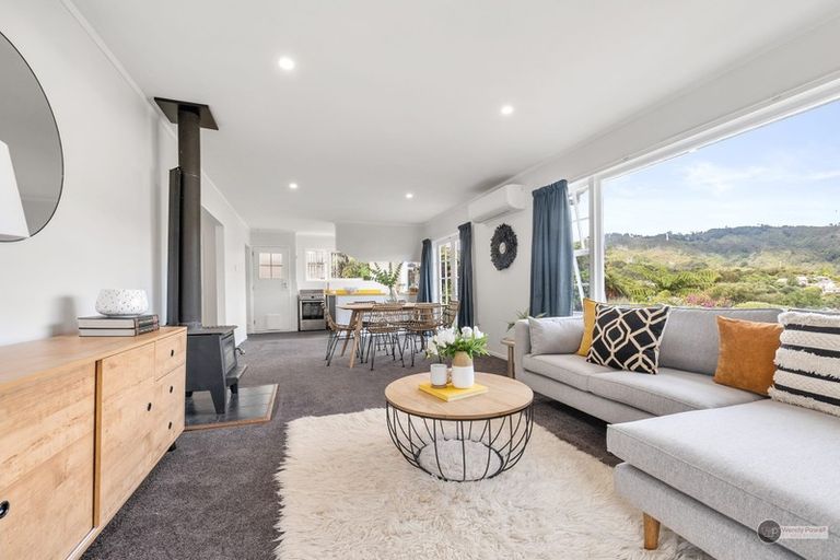 Photo of property in 10 Tiroiti Grove, Stokes Valley, Lower Hutt, 5019