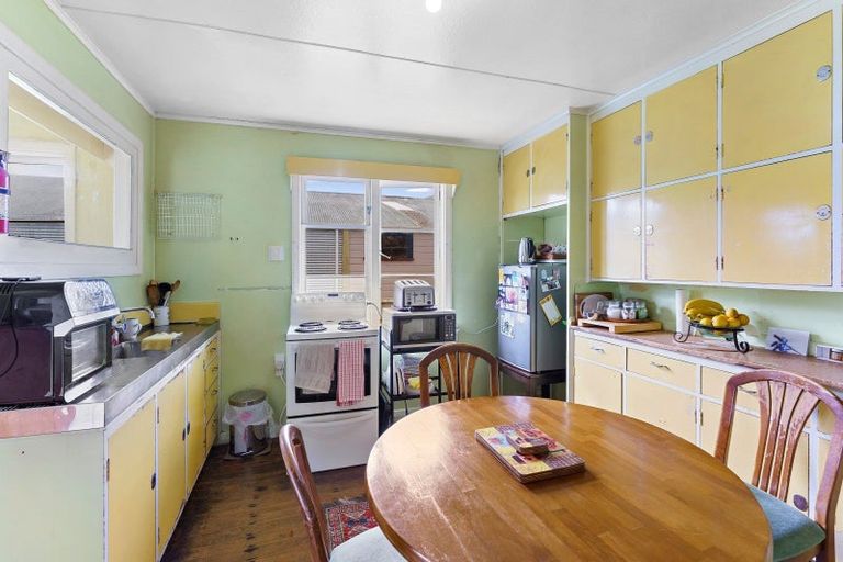 Photo of property in 280 Rangiuru Road, Otaki, 5512