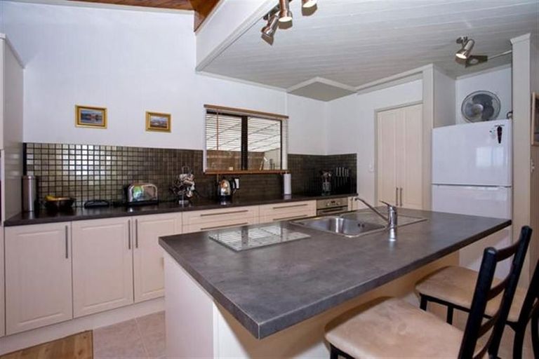 Photo of property in 2/326 Rangatira Road, Beach Haven, Auckland, 0626