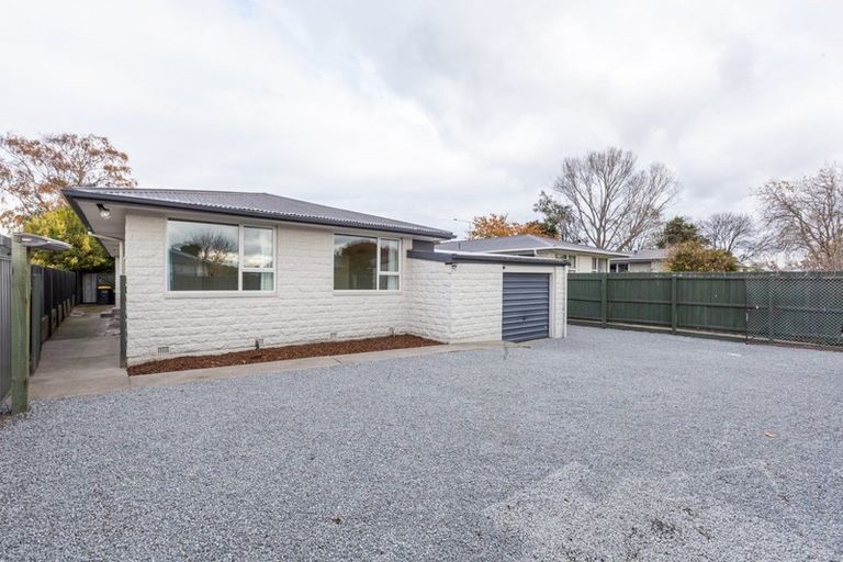 Photo of property in 21 Camelia Place, Islington, Christchurch, 8042