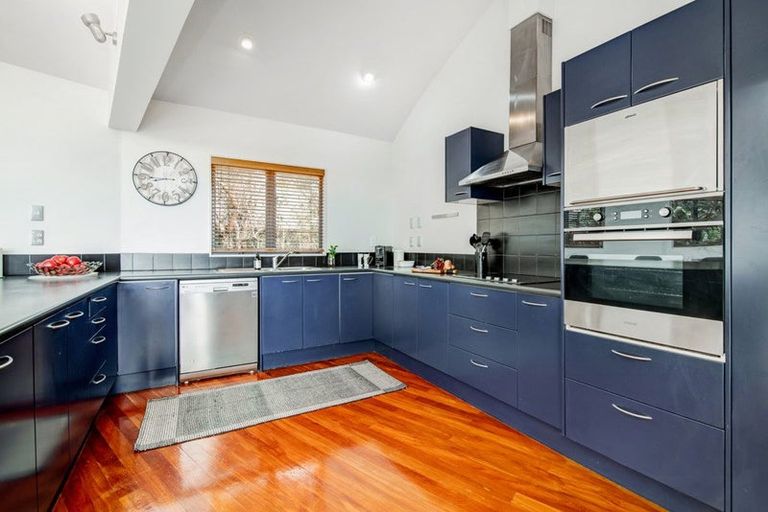 Photo of property in 15 Roseville Road, Gulf Harbour, Whangaparaoa, 0930