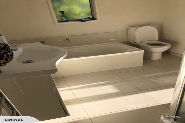 Photo of property in 6 Curletts Road, Sockburn, Christchurch, 8042