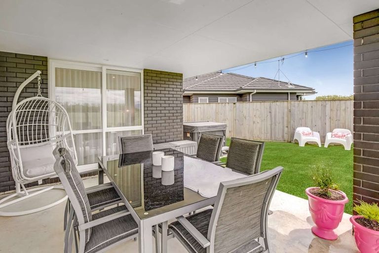 Photo of property in 7 Magnolia Lane, Kelvin Grove, Palmerston North, 4414