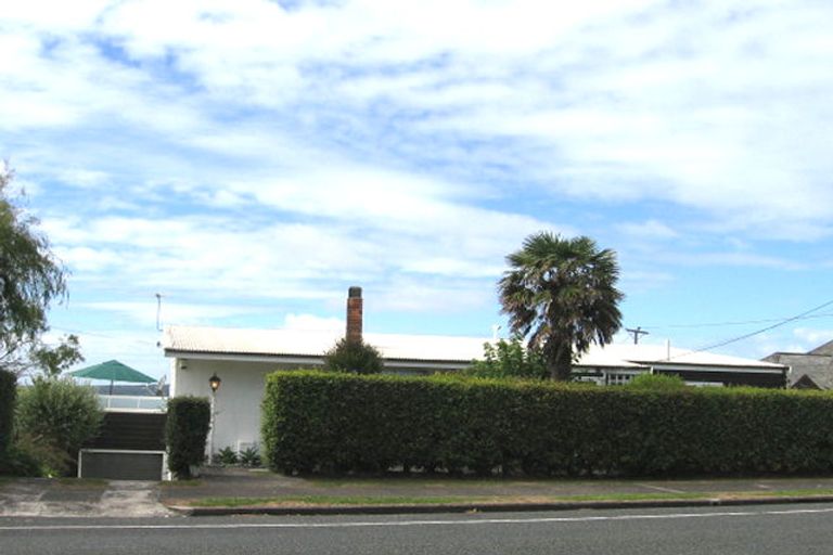 Photo of property in 30 Seacliffe Avenue, Belmont, Auckland, 0622