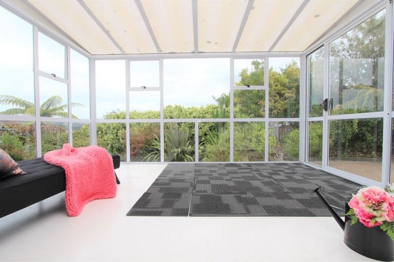 Photo of property in 31 Sunnyview Drive, Brown Owl, Upper Hutt, 5018