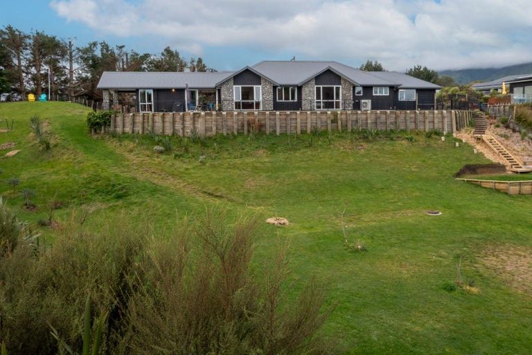 Photo of property in 20 Te Heke Place, Waikanae, 5036