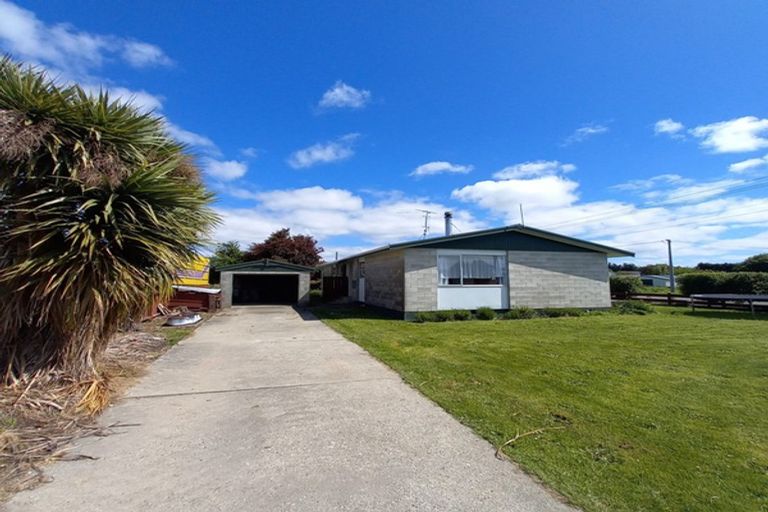 Photo of property in 1 Grove Burn Road, Tuatapere, 9620