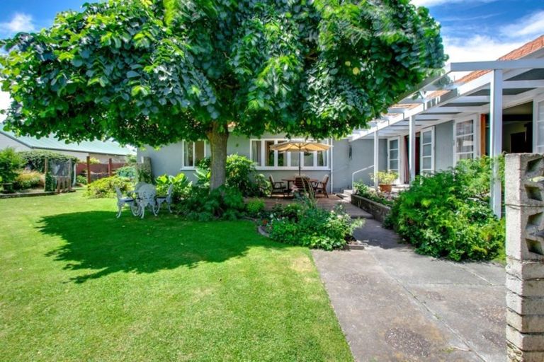 Photo of property in 7 Cambridge Terrace, Taradale, Napier, 4112