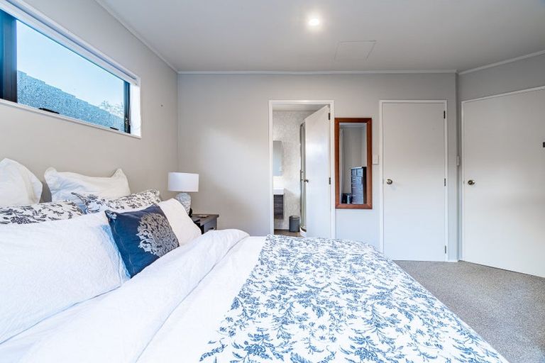 Photo of property in 1/8 Mandica Place, Sunnynook, Auckland, 0632